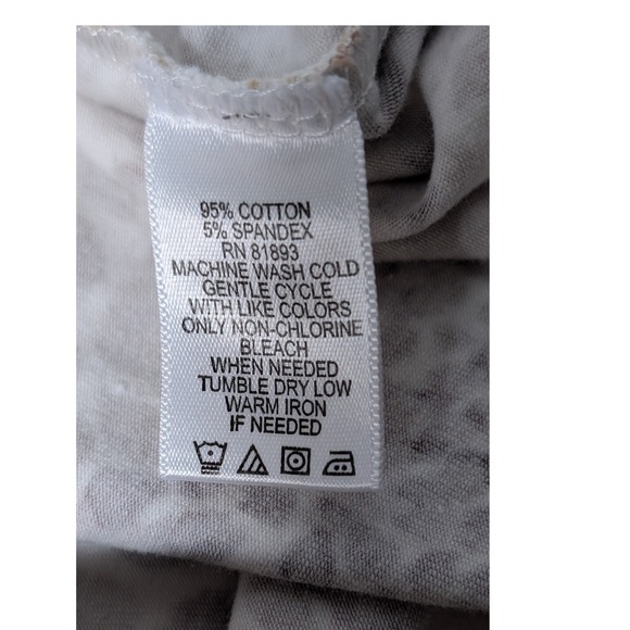 D&Co Denim Company Womens V Neck 3/4 Sleeve Top Leopard Print Brown Tan Size L - Picture 6 of 8